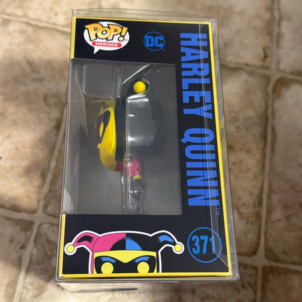 Funko Harley Quinn Batman Blacklight Figure - Picture 2 of 6